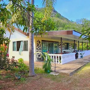 Сasa de vacaciones Akivai - Maison De Vacance Ua-pou Marquises, Hakamoui